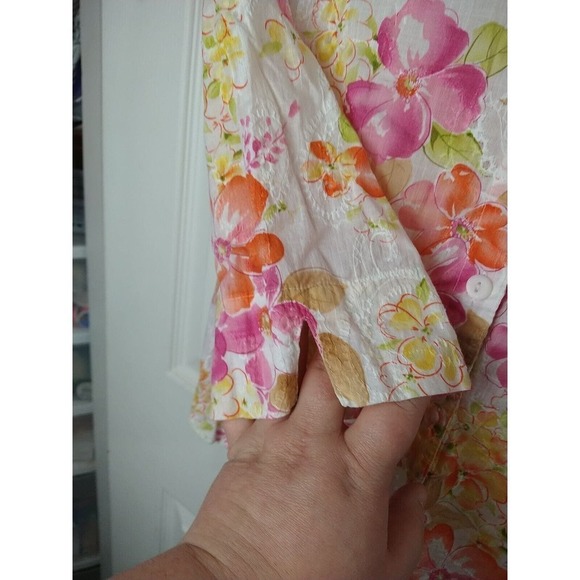 Alfred Dunner V Neck Floral Semi Sheer Slit Cuff Sleeve. 10P - Picture 5 of 9